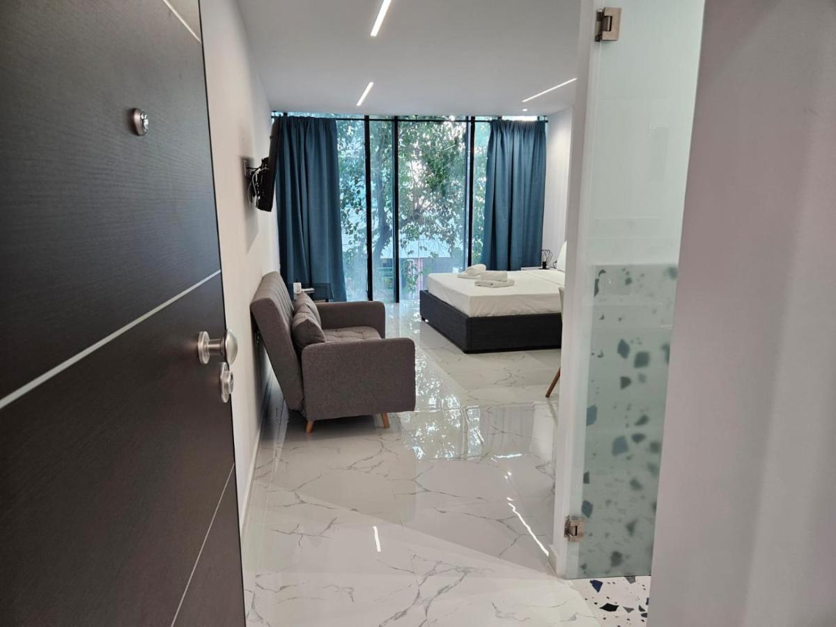 Nikis 20 Suites เอเธนส์ ภายนอก รูปภาพ